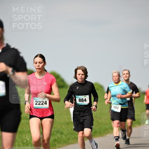 10.05.2026 - 8. Wedeler Halbmarathon Dr. Thomas Lammeyer http://msf.ph/oto/9693436 10.05.2026 11:17:49 Laufen 884, 2224, 882 meine-sportfotos.de