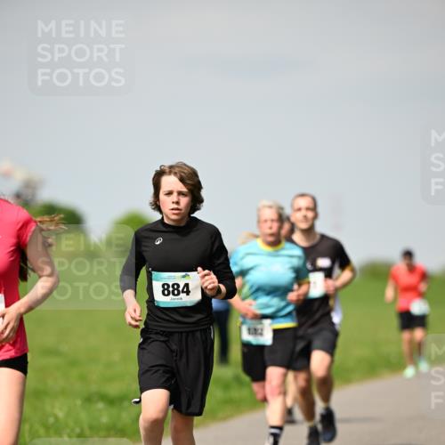 10.05.2026 - 8. Wedeler Halbmarathon Dr. Thomas Lammeyer http://msf.ph/oto/9693441 10.05.2026 11:17:50 Laufen 884, 11012 meine-sportfotos.de