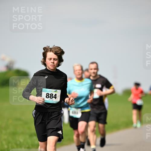 10.05.2026 - 8. Wedeler Halbmarathon Dr. Thomas Lammeyer http://msf.ph/oto/9693450 10.05.2026 11:17:51 Laufen 884 meine-sportfotos.de