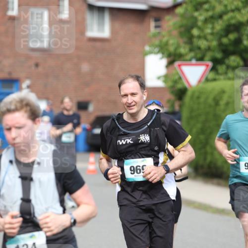 10.05.2026 - 8. Wedeler Halbmarathon Andreas Tolksdorf http://msf.ph/oto/9693481 10.05.2026 10:19:28 Laufen 969, 995, 2031 meine-sportfotos.de
