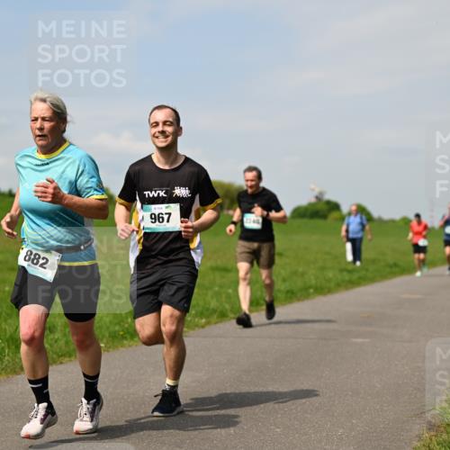 10.05.2026 - 8. Wedeler Halbmarathon Dr. Thomas Lammeyer http://msf.ph/oto/9693498 10.05.2026 11:17:56 Laufen 882, 164, 967, 2240 meine-sportfotos.de