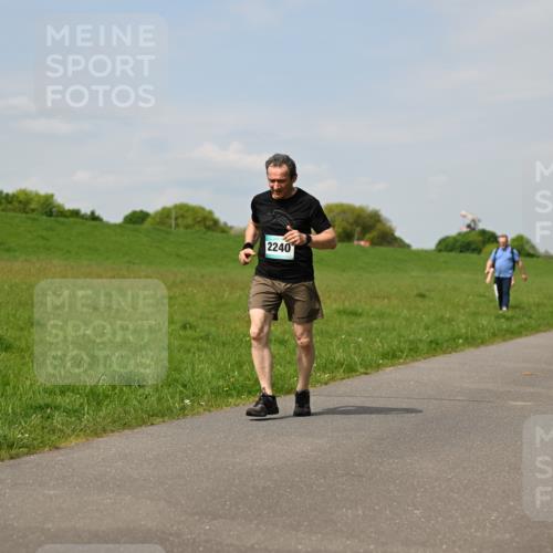 10.05.2026 - 8. Wedeler Halbmarathon Dr. Thomas Lammeyer http://msf.ph/oto/9693510 10.05.2026 11:17:57 Laufen 2240 meine-sportfotos.de