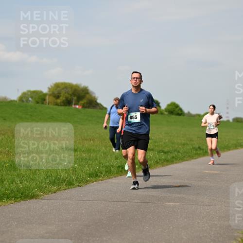 10.05.2026 - 8. Wedeler Halbmarathon Dr. Thomas Lammeyer http://msf.ph/oto/9693531 10.05.2026 11:18:02 Laufen 855, 2139 meine-sportfotos.de
