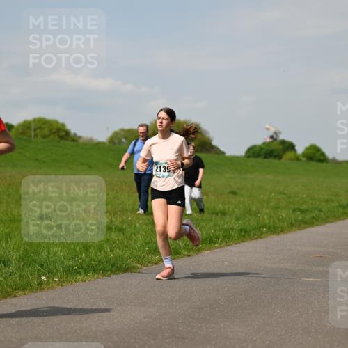 10.05.2026 - 8. Wedeler Halbmarathon Dr. Thomas Lammeyer http://msf.ph/oto/9693593 10.05.2026 11:18:06 Laufen 502, 2139 meine-sportfotos.de