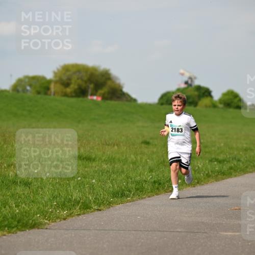 10.05.2026 - 8. Wedeler Halbmarathon Dr. Thomas Lammeyer http://msf.ph/oto/9693626 10.05.2026 11:18:14 Laufen 2183 meine-sportfotos.de