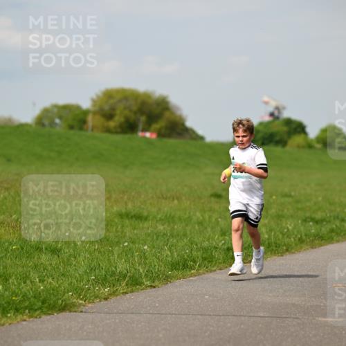 10.05.2026 - 8. Wedeler Halbmarathon Dr. Thomas Lammeyer http://msf.ph/oto/9693635 10.05.2026 11:18:14 Laufen  meine-sportfotos.de