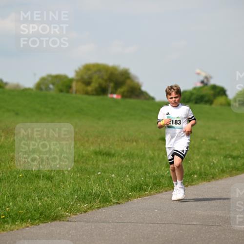 10.05.2026 - 8. Wedeler Halbmarathon Dr. Thomas Lammeyer http://msf.ph/oto/9693640 10.05.2026 11:18:15 Laufen 183 meine-sportfotos.de