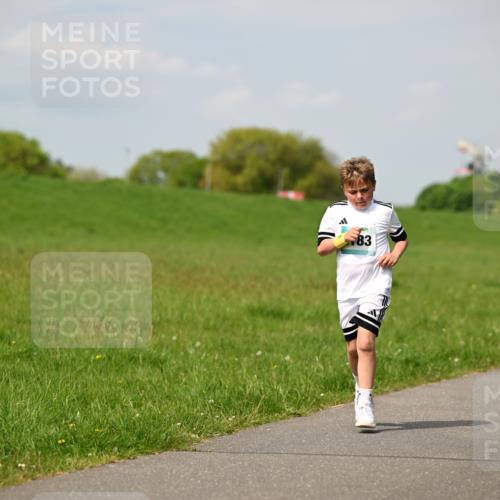 10.05.2026 - 8. Wedeler Halbmarathon Dr. Thomas Lammeyer http://msf.ph/oto/9693650 10.05.2026 11:18:15 Laufen  meine-sportfotos.de