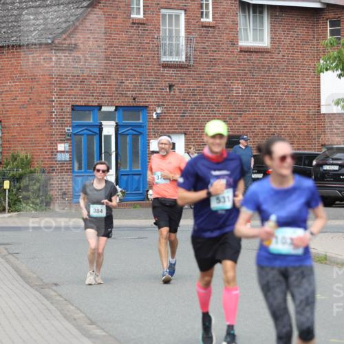 10.05.2026 - 8. Wedeler Halbmarathon Andreas Tolksdorf http://msf.ph/oto/9693737 10.05.2026 10:20:03 Laufen 384, 37, 531, 1976, 2670, 103 meine-sportfotos.de