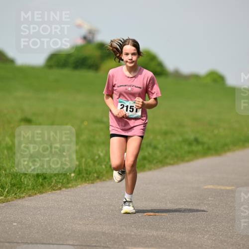 10.05.2026 - 8. Wedeler Halbmarathon Dr. Thomas Lammeyer http://msf.ph/oto/9693752 10.05.2026 11:18:23 Laufen 215 meine-sportfotos.de