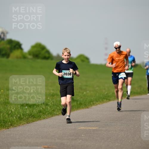 10.05.2026 - 8. Wedeler Halbmarathon Dr. Thomas Lammeyer http://msf.ph/oto/9693775 10.05.2026 11:18:33 Laufen 2038, 572 meine-sportfotos.de