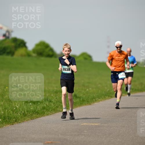 10.05.2026 - 8. Wedeler Halbmarathon Dr. Thomas Lammeyer http://msf.ph/oto/9693777 10.05.2026 11:18:33 Laufen 2038, 572 meine-sportfotos.de
