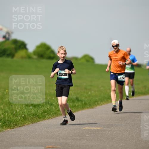 10.05.2026 - 8. Wedeler Halbmarathon Dr. Thomas Lammeyer http://msf.ph/oto/9693781 10.05.2026 11:18:33 Laufen 2038, 572 meine-sportfotos.de