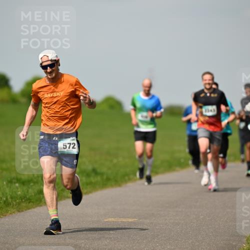 10.05.2026 - 8. Wedeler Halbmarathon Dr. Thomas Lammeyer http://msf.ph/oto/9693823 10.05.2026 11:18:36 Laufen 572, 2345 meine-sportfotos.de