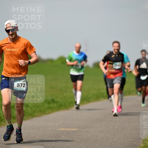 10.05.2026 - 8. Wedeler Halbmarathon Dr. Thomas Lammeyer http://msf.ph/oto/9693833 10.05.2026 11:18:37 Laufen 572 meine-sportfotos.de
