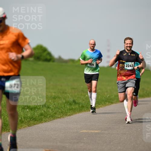 10.05.2026 - 8. Wedeler Halbmarathon Dr. Thomas Lammeyer http://msf.ph/oto/9693843 10.05.2026 11:18:37 Laufen 572, 926, 2243 meine-sportfotos.de