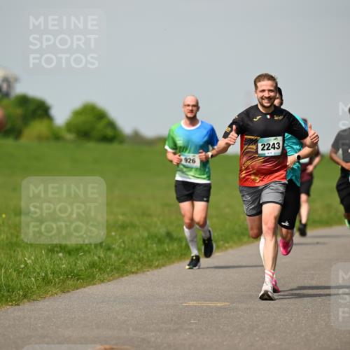 10.05.2026 - 8. Wedeler Halbmarathon Dr. Thomas Lammeyer http://msf.ph/oto/9693854 10.05.2026 11:18:38 Laufen 672, 926, 2243 meine-sportfotos.de