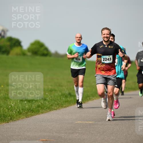10.05.2026 - 8. Wedeler Halbmarathon Dr. Thomas Lammeyer http://msf.ph/oto/9693856 10.05.2026 11:18:38 Laufen 672, 926, 2243 meine-sportfotos.de