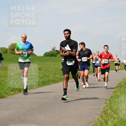 10.05.2026 - 8. Wedeler Halbmarathon Dr. Thomas Lammeyer http://msf.ph/oto/9693931 10.05.2026 11:18:44 Laufen 926, 2157, 931 meine-sportfotos.de