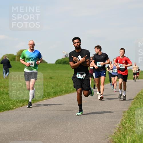 10.05.2026 - 8. Wedeler Halbmarathon Dr. Thomas Lammeyer http://msf.ph/oto/9693934 10.05.2026 11:18:44 Laufen 215, 842, 1230, 931 meine-sportfotos.de