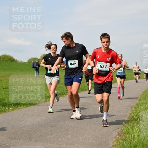 10.05.2026 - 8. Wedeler Halbmarathon Dr. Thomas Lammeyer http://msf.ph/oto/9693969 10.05.2026 11:18:47 Laufen 842, 931, 2232 meine-sportfotos.de