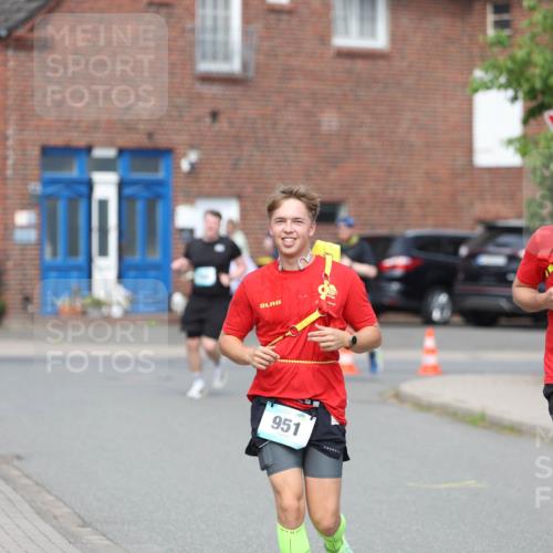 10.05.2026 - 8. Wedeler Halbmarathon Andreas Tolksdorf http://msf.ph/oto/9694025 10.05.2026 10:21:16 Laufen 951, 953 meine-sportfotos.de