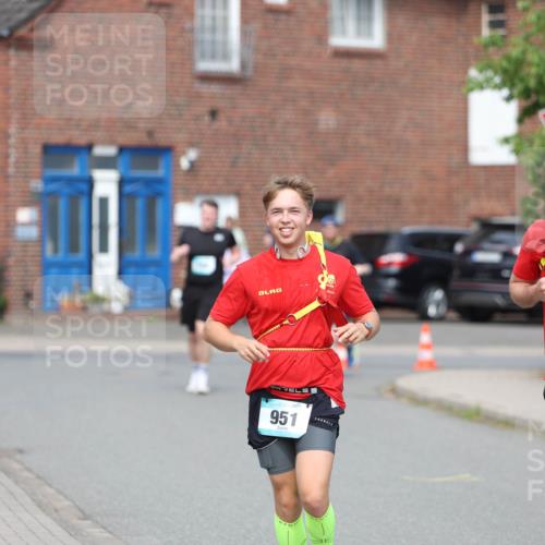 10.05.2026 - 8. Wedeler Halbmarathon Andreas Tolksdorf http://msf.ph/oto/9694028 10.05.2026 10:21:16 Laufen 951, 9, 953 meine-sportfotos.de