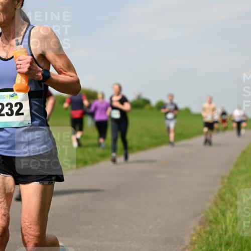 10.05.2026 - 8. Wedeler Halbmarathon Dr. Thomas Lammeyer http://msf.ph/oto/9694029 10.05.2026 11:18:51 Laufen 2232 meine-sportfotos.de