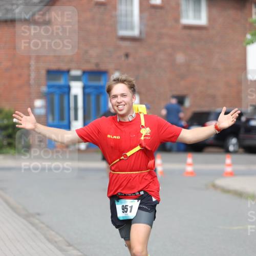 10.05.2026 - 8. Wedeler Halbmarathon Andreas Tolksdorf http://msf.ph/oto/9694040 10.05.2026 10:21:17 Laufen 951, 9, 953 meine-sportfotos.de