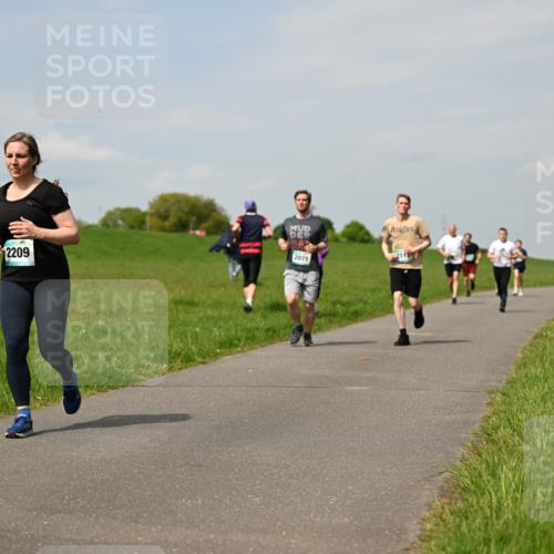 10.05.2026 - 8. Wedeler Halbmarathon Dr. Thomas Lammeyer http://msf.ph/oto/9694069 10.05.2026 11:18:53 Laufen 2209, 2071 meine-sportfotos.de