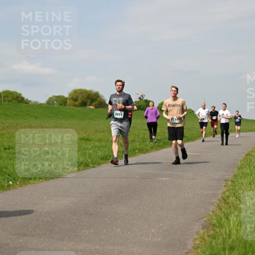 10.05.2026 - 8. Wedeler Halbmarathon Dr. Thomas Lammeyer http://msf.ph/oto/9694076 10.05.2026 11:18:54 Laufen  meine-sportfotos.de