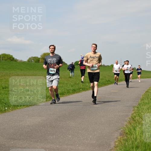 10.05.2026 - 8. Wedeler Halbmarathon Dr. Thomas Lammeyer http://msf.ph/oto/9694094 10.05.2026 11:18:55 Laufen 2115, 2071 meine-sportfotos.de