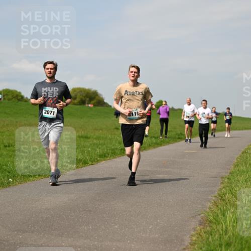 10.05.2026 - 8. Wedeler Halbmarathon Dr. Thomas Lammeyer http://msf.ph/oto/9694110 10.05.2026 11:18:56 Laufen 2071, 115 meine-sportfotos.de