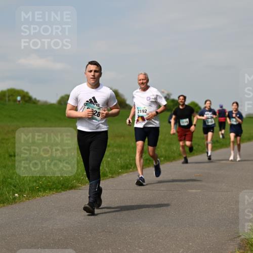 10.05.2026 - 8. Wedeler Halbmarathon Dr. Thomas Lammeyer http://msf.ph/oto/9694165 10.05.2026 11:19:01 Laufen 2192, 1229 meine-sportfotos.de