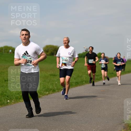 10.05.2026 - 8. Wedeler Halbmarathon Dr. Thomas Lammeyer http://msf.ph/oto/9694169 10.05.2026 11:19:01 Laufen 2192 meine-sportfotos.de