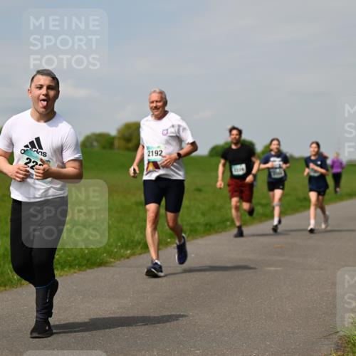 10.05.2026 - 8. Wedeler Halbmarathon Dr. Thomas Lammeyer http://msf.ph/oto/9694174 10.05.2026 11:19:02 Laufen 2192 meine-sportfotos.de