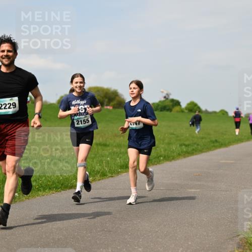 10.05.2026 - 8. Wedeler Halbmarathon Dr. Thomas Lammeyer http://msf.ph/oto/9694227 10.05.2026 11:19:05 Laufen 2229, 2155 meine-sportfotos.de