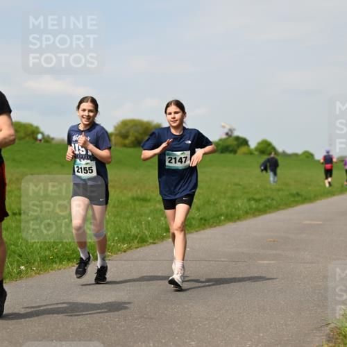 10.05.2026 - 8. Wedeler Halbmarathon Dr. Thomas Lammeyer http://msf.ph/oto/9694229 10.05.2026 11:19:05 Laufen 2155, 2147 meine-sportfotos.de