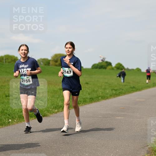10.05.2026 - 8. Wedeler Halbmarathon Dr. Thomas Lammeyer http://msf.ph/oto/9694233 10.05.2026 11:19:06 Laufen 2155, 2147 meine-sportfotos.de