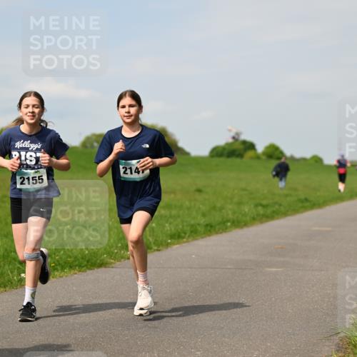 10.05.2026 - 8. Wedeler Halbmarathon Dr. Thomas Lammeyer http://msf.ph/oto/9694238 10.05.2026 11:19:06 Laufen 2155, 214 meine-sportfotos.de