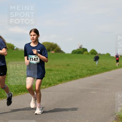 10.05.2026 - 8. Wedeler Halbmarathon Dr. Thomas Lammeyer http://msf.ph/oto/9694243 10.05.2026 11:19:06 Laufen 155, 2147 meine-sportfotos.de