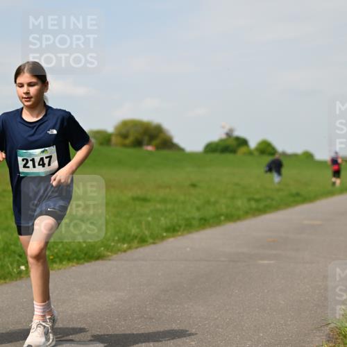10.05.2026 - 8. Wedeler Halbmarathon Dr. Thomas Lammeyer http://msf.ph/oto/9694250 10.05.2026 11:19:06 Laufen 2147 meine-sportfotos.de