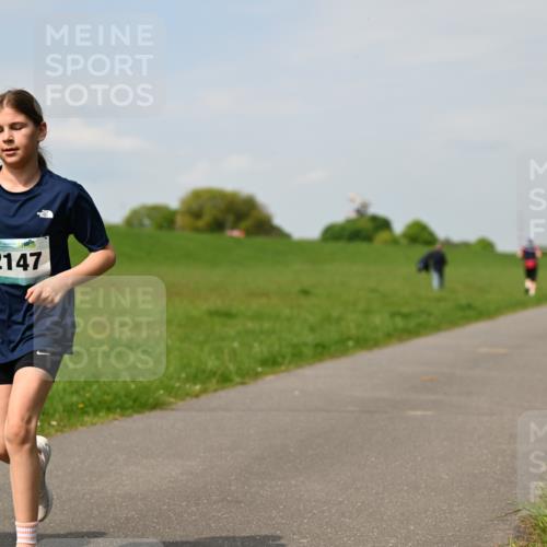 10.05.2026 - 8. Wedeler Halbmarathon Dr. Thomas Lammeyer http://msf.ph/oto/9694251 10.05.2026 11:19:07 Laufen 2147 meine-sportfotos.de