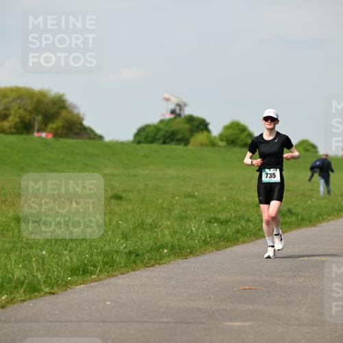10.05.2026 - 8. Wedeler Halbmarathon Dr. Thomas Lammeyer http://msf.ph/oto/9694266 10.05.2026 11:19:15 Laufen 735, 169 meine-sportfotos.de