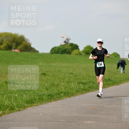 10.05.2026 - 8. Wedeler Halbmarathon Dr. Thomas Lammeyer http://msf.ph/oto/9694268 10.05.2026 11:19:15 Laufen 735 meine-sportfotos.de