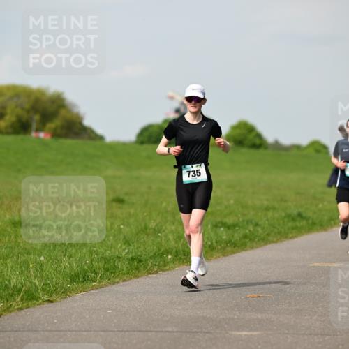 10.05.2026 - 8. Wedeler Halbmarathon Dr. Thomas Lammeyer http://msf.ph/oto/9694288 10.05.2026 11:19:17 Laufen 735, 169 meine-sportfotos.de