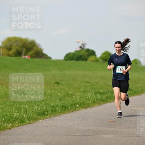 10.05.2026 - 8. Wedeler Halbmarathon Dr. Thomas Lammeyer http://msf.ph/oto/9694316 10.05.2026 11:19:19 Laufen 169 meine-sportfotos.de