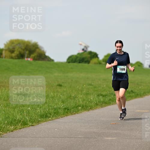 10.05.2026 - 8. Wedeler Halbmarathon Dr. Thomas Lammeyer http://msf.ph/oto/9694320 10.05.2026 11:19:19 Laufen 169 meine-sportfotos.de