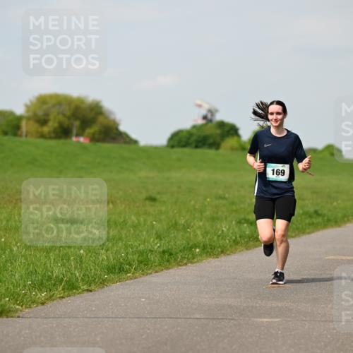 10.05.2026 - 8. Wedeler Halbmarathon Dr. Thomas Lammeyer http://msf.ph/oto/9694325 10.05.2026 11:19:19 Laufen 169 meine-sportfotos.de