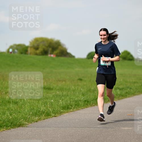 10.05.2026 - 8. Wedeler Halbmarathon Dr. Thomas Lammeyer http://msf.ph/oto/9694342 10.05.2026 11:19:20 Laufen  meine-sportfotos.de